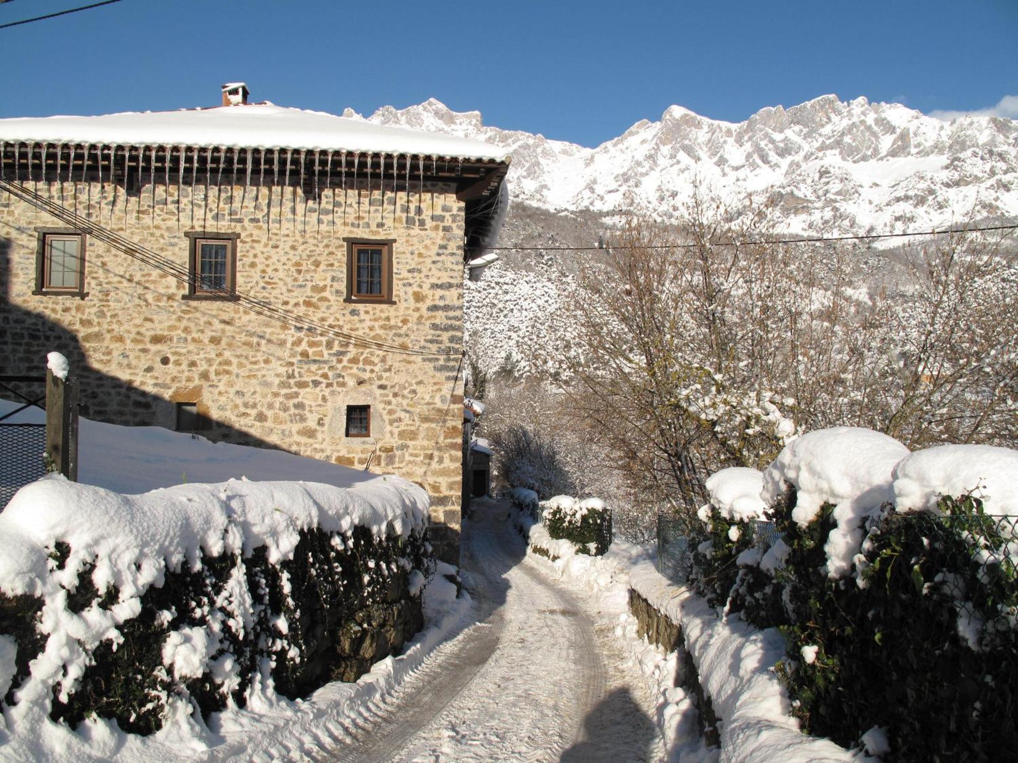 Albergue Turistico Valdebaro Camaleno Bagian luar foto